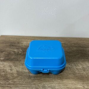 Vintage 1987 Fisher-Price Blue Grade A Eggs Egg Carton With 1 Egg